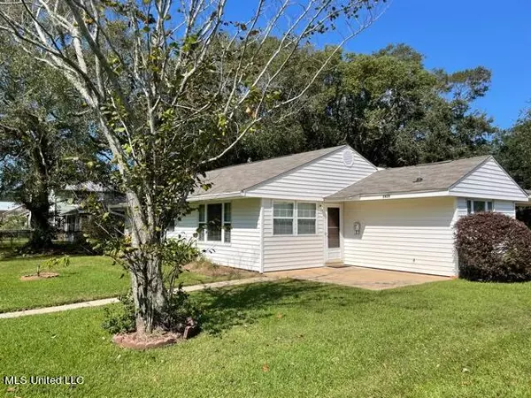 2429 King Avenue, Pascagoula, MS 39567