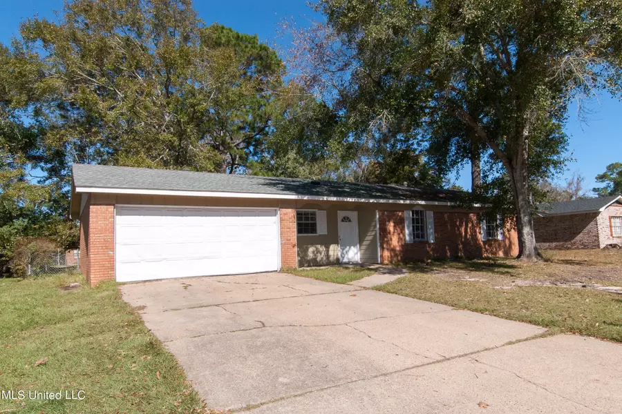 2500 Avenido Del Pinar Street, Gautier, MS 39553