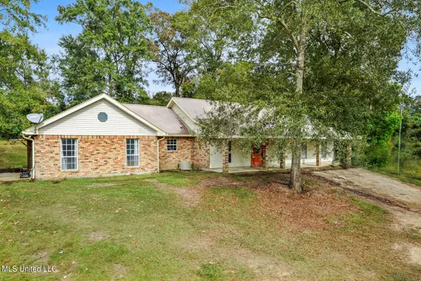 36 Grady And Ruths Place, Poplarville, MS 39470