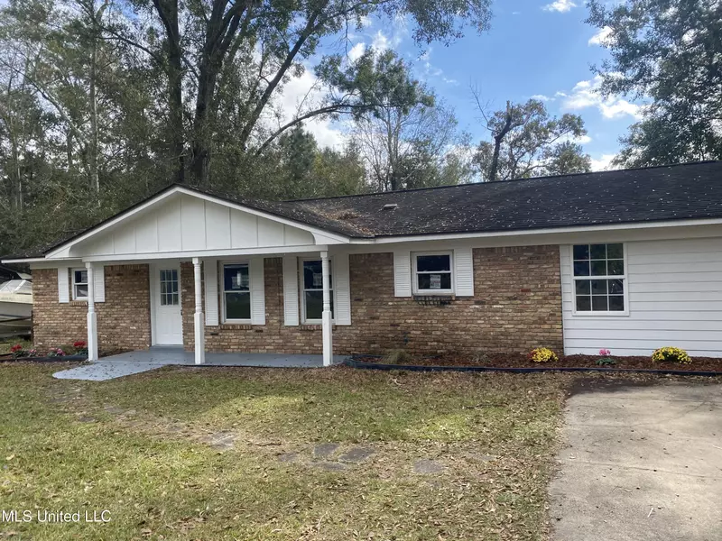 809 Roys Road, Gautier, MS 39553