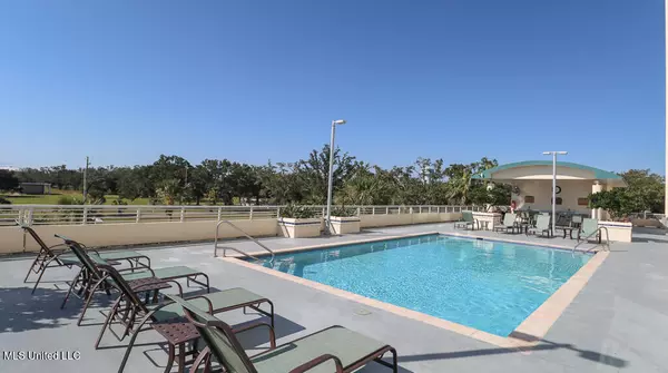 Biloxi, MS 39531,2060 Beach Boulevard #307