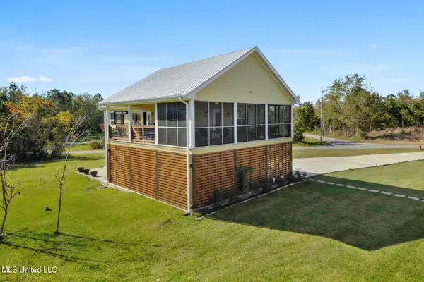 227 Favre Street, Waveland, MS 39576