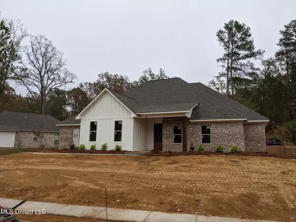 105 Arbor Ridge, Clinton, MS 39056