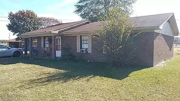 17 Northpoint Ct Court, Yazoo City, MS 39194