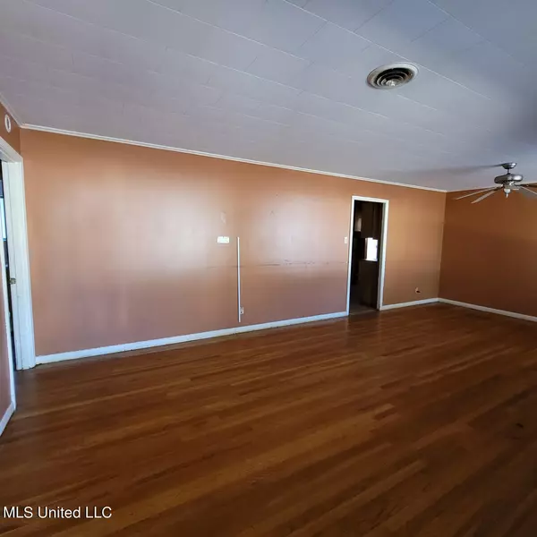 Yazoo City, MS 39194,2112 Country Club Drive