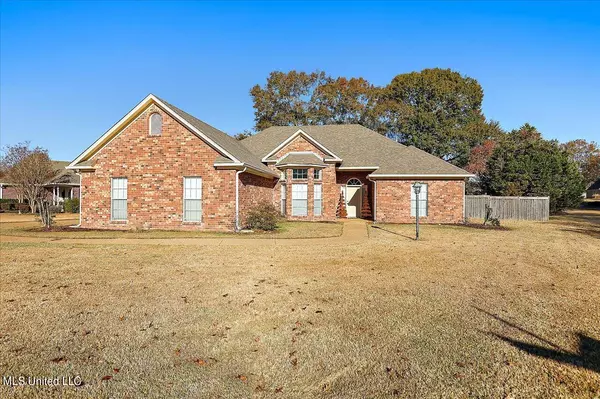 100 Navajo Circle, Clinton, MS 39056