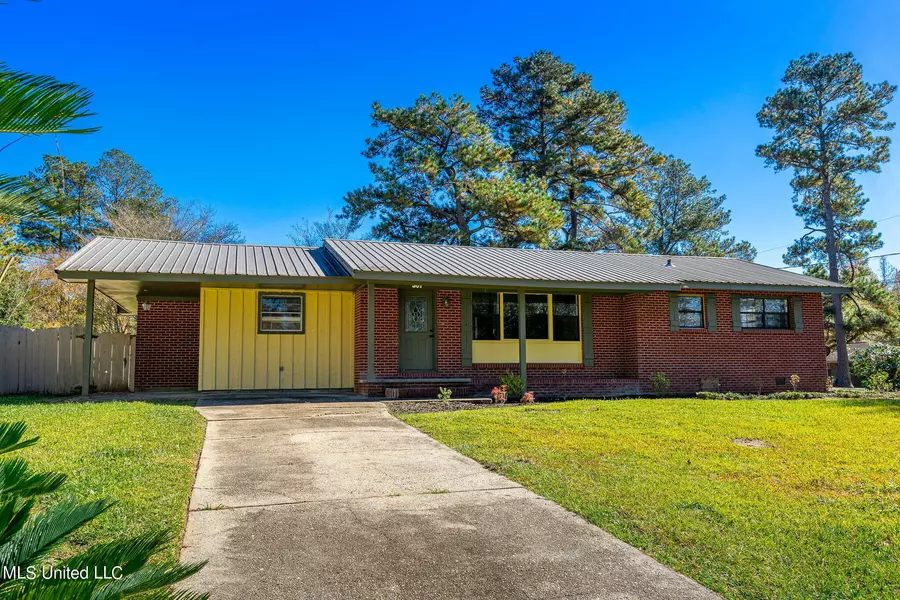 310 S 10th Street, Lumberton, MS 39455