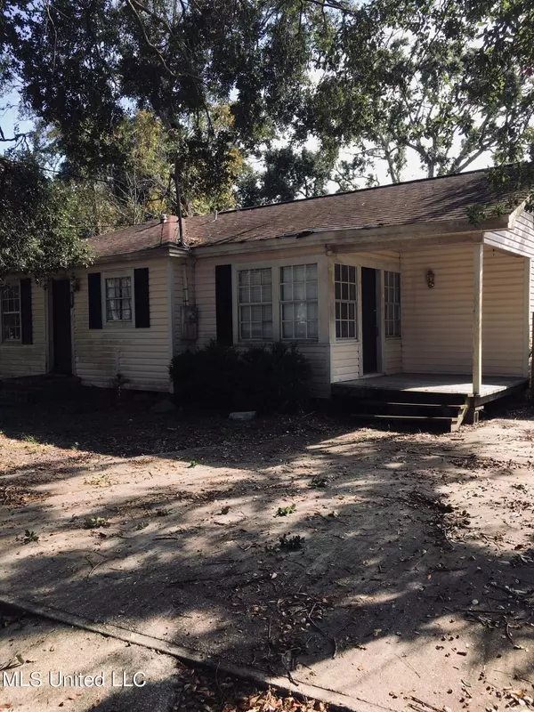 205 E Old Pass Road, Long Beach, MS 39560