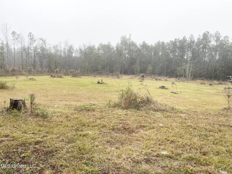 15561 Broadus Road, Saucier, MS 39574