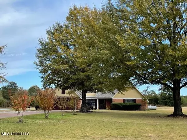 1537 Taska Road, Red Banks, MS 38661