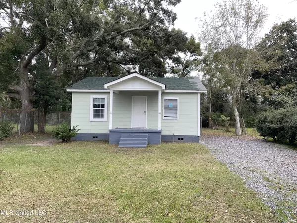 2098 Greater Avenue, Biloxi, MS 39531