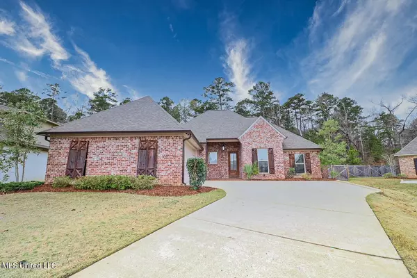 404 Coulter Circle, Flowood, MS 39232