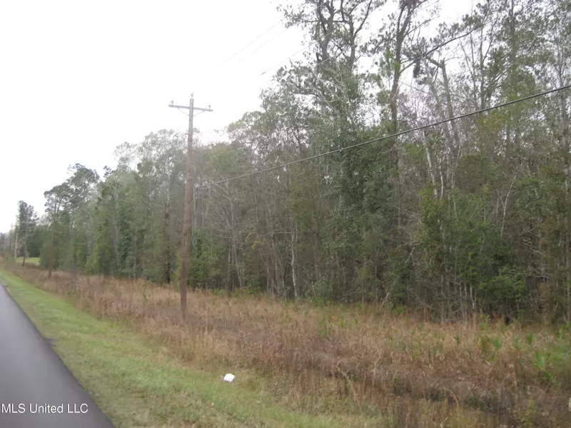 23 Saucier Lizana Road, Saucier, MS 39574