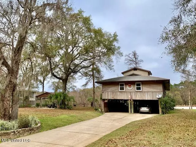 2313 Pascagoula River Road, Moss Point, MS 39562