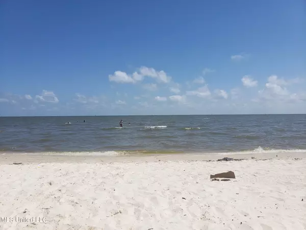 500 W Beach Boulevard, Long Beach, MS 39560