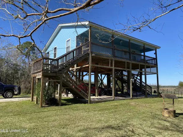 1405 Loraine Street, Ocean Springs, MS 39564