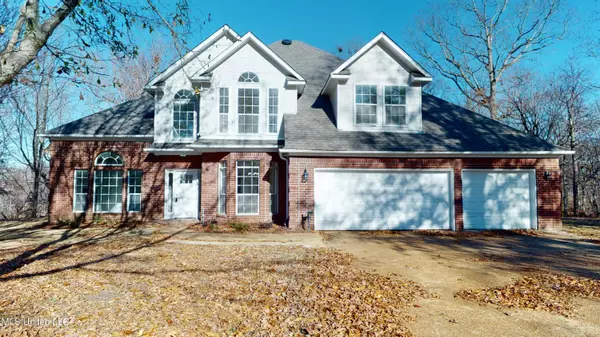 Lake Cormorant, MS 38641,384 American River Drive