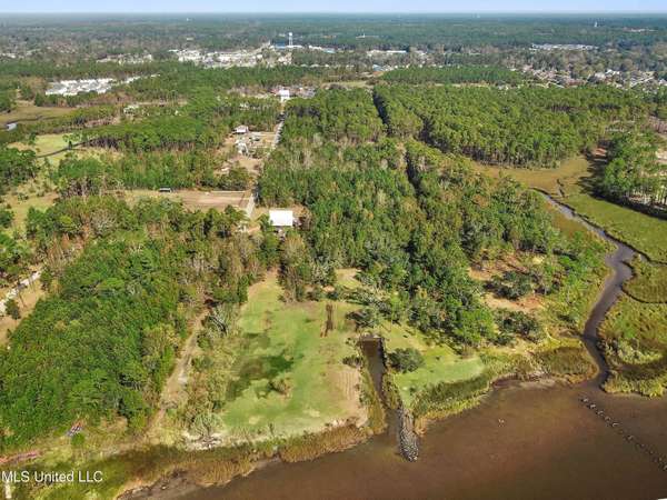 15000 Hummingbird Lane, Ocean Springs, MS 39564