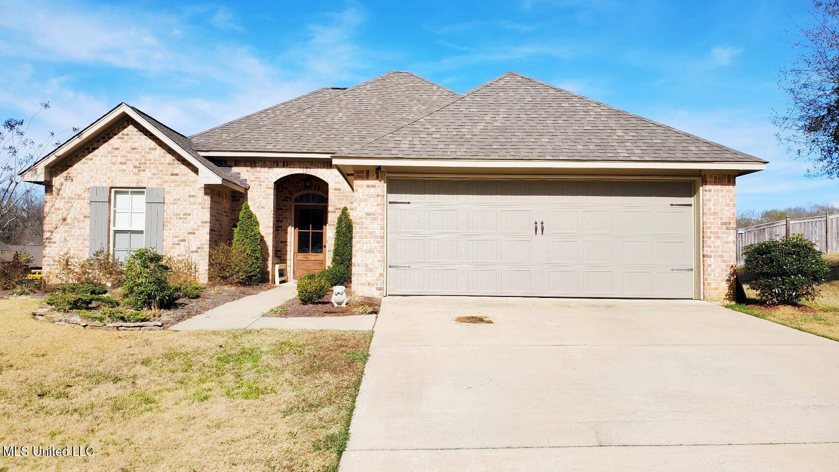801 Ascham Court, Pearl, MS 39208