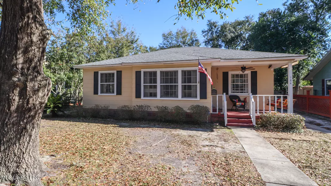 184 Saint Charles Avenue, Biloxi, MS 39530