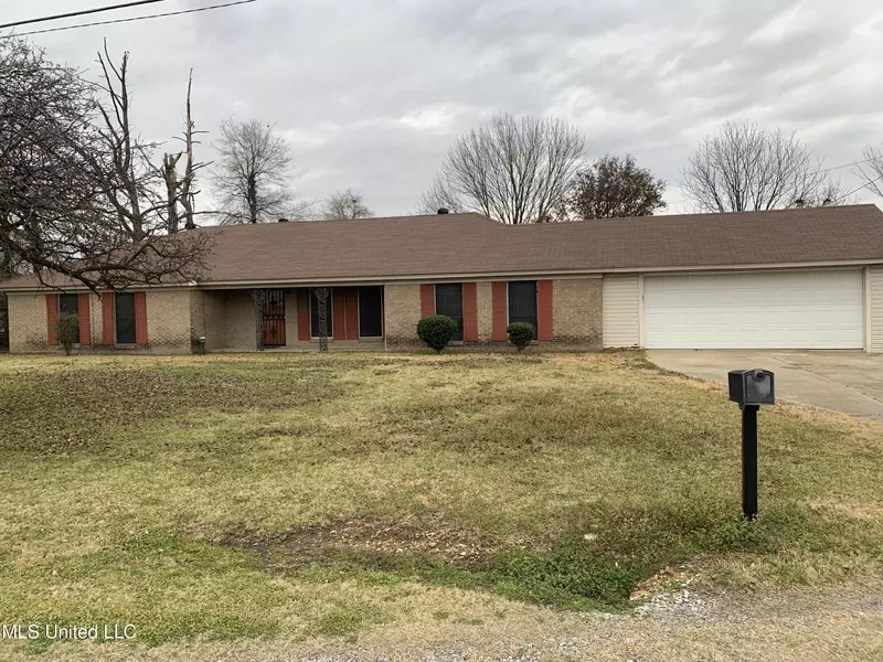 1417 S Davis Avenue #B, Cleveland, MS 38732