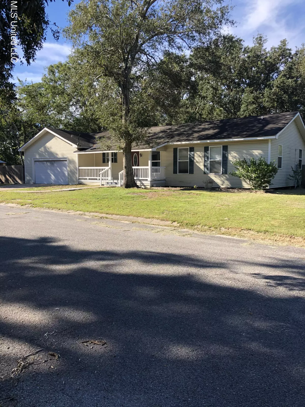 Pascagoula, MS 39567,1707 Harrison Avenue