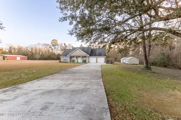 39 W Hidden Hills Drive, Picayune, MS 39466