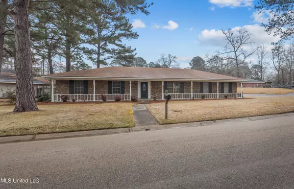 28 Crosswoods Road, Brandon, MS 39042