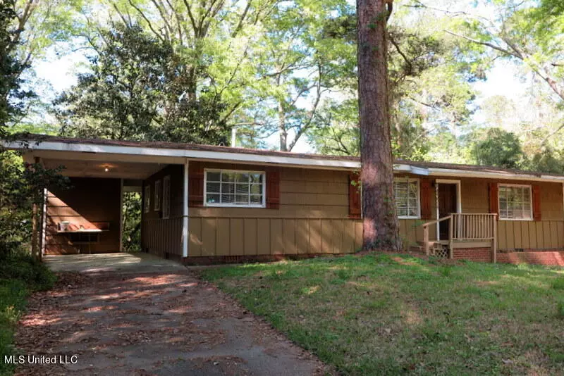 4352 Ridgewood Circle, Jackson, MS 39211