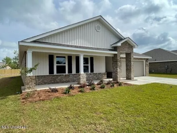 8612 Palmetto Drive, Ocean Springs, MS 39564