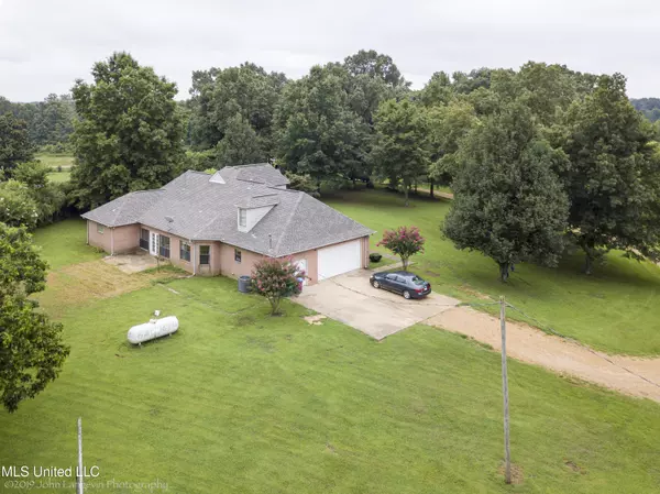 Byhalia, MS 38611,13960 Fairview Road