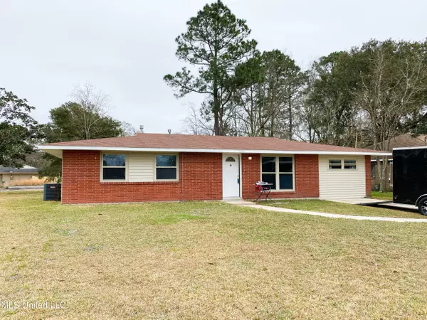 4706 Robinhood Drive, Pascagoula, MS 39581