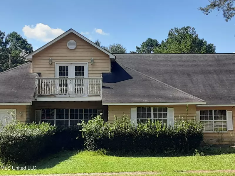 38 Oak Lane, Collins, MS 39428