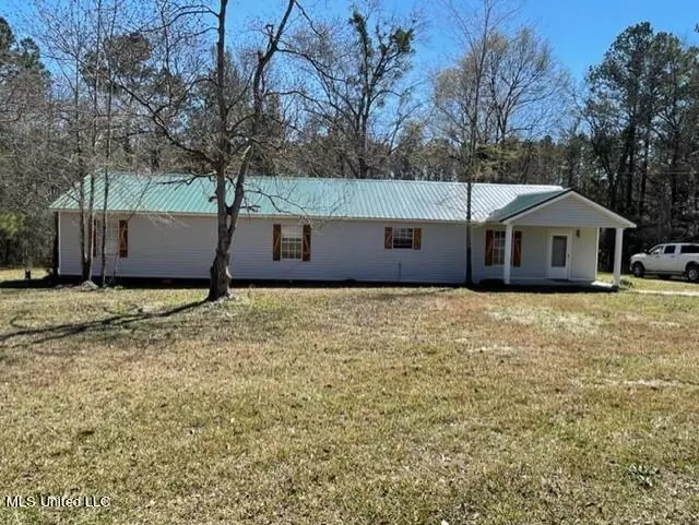 25 Lakeside Cove, Carriere, MS 39426