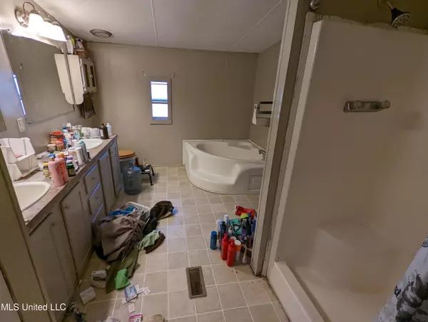 Conehatta, MS 39057,2162 Caney Creek Road