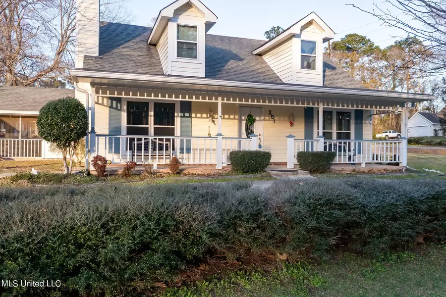 201 Rollingwood Drive, Carriere, MS 39426