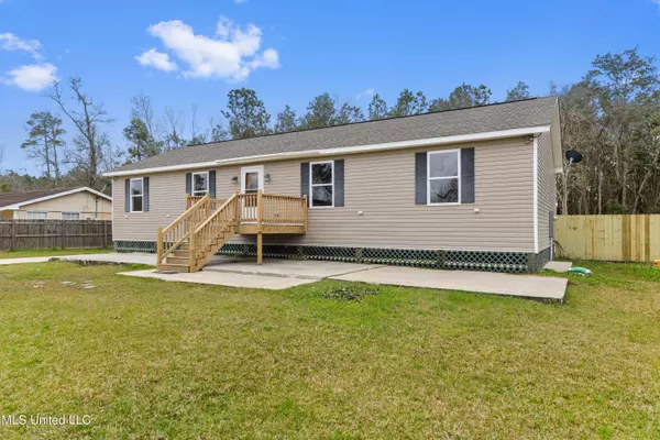 26 Chantilly Terrace, Bay Saint Louis, MS 39520