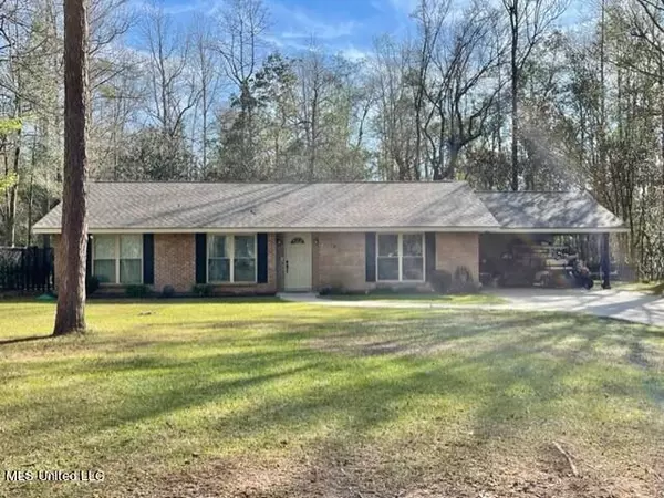 1811 E Lakeshore Drive, Carriere, MS 39426