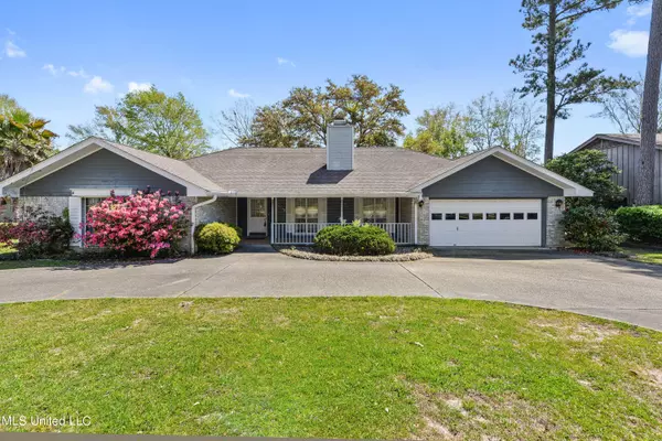 6632 Golf Club Drive, Diamondhead, MS 39525