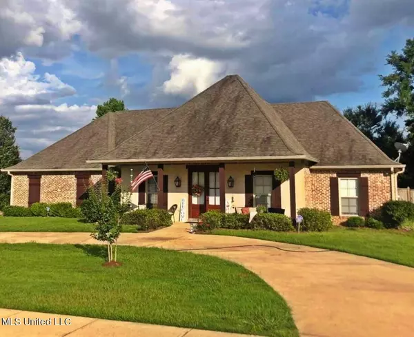 208 Grand Oak Boulevard, Clinton, MS 39056