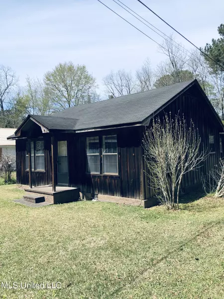 112 W South Street, Kosciusko, MS 39090