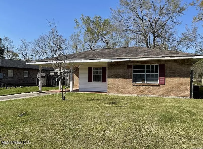 502 Amar Street, Waveland, MS 39576