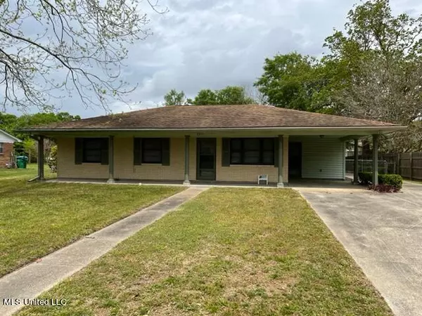 2415 Middlecoff Drive, Gulfport, MS 39507