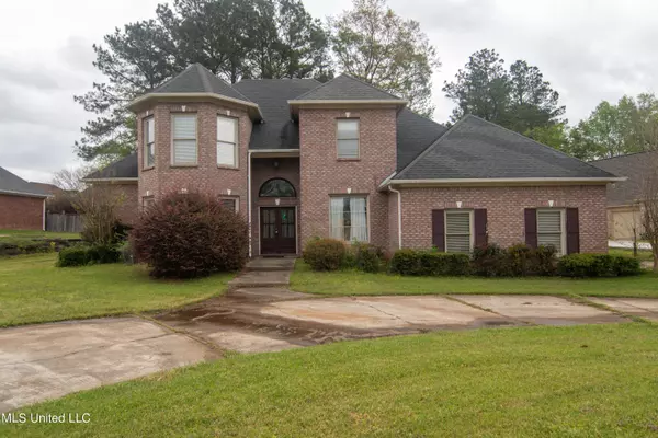 112 Grand Oak Boulevard, Clinton, MS 39056