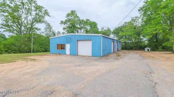 2123 Azalea Drive, Wiggins, MS 39577