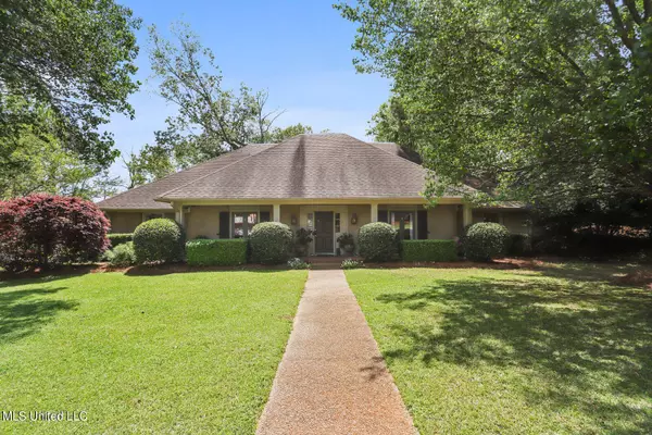 327 Meadow Creek Place, Jackson, MS 39211