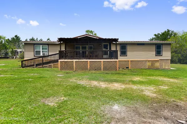 17628 Woodridge Drive, Saucier, MS 39574