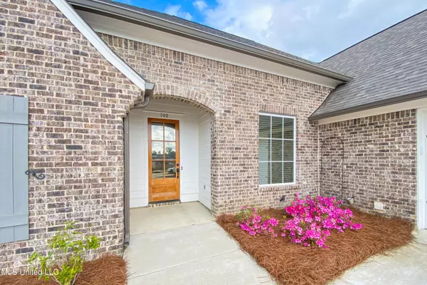 Canton, MS 39046,102 Sweetbriar Court