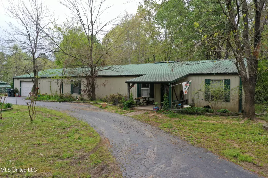 4594 Laws Hill Road, Waterford, MS 38685