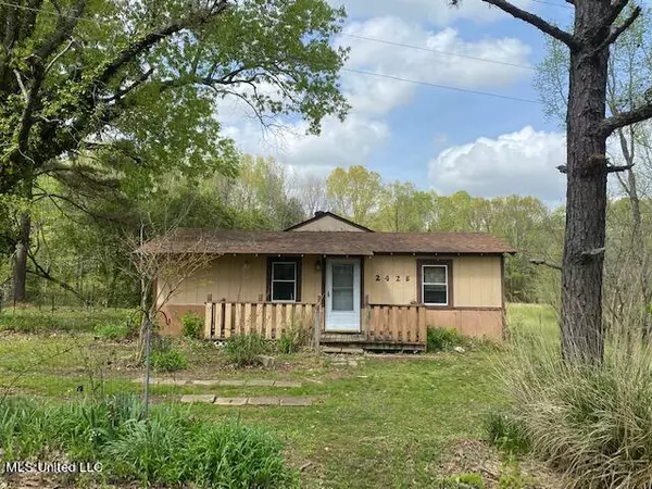 242 W Cox Road, Byhalia, MS 38611